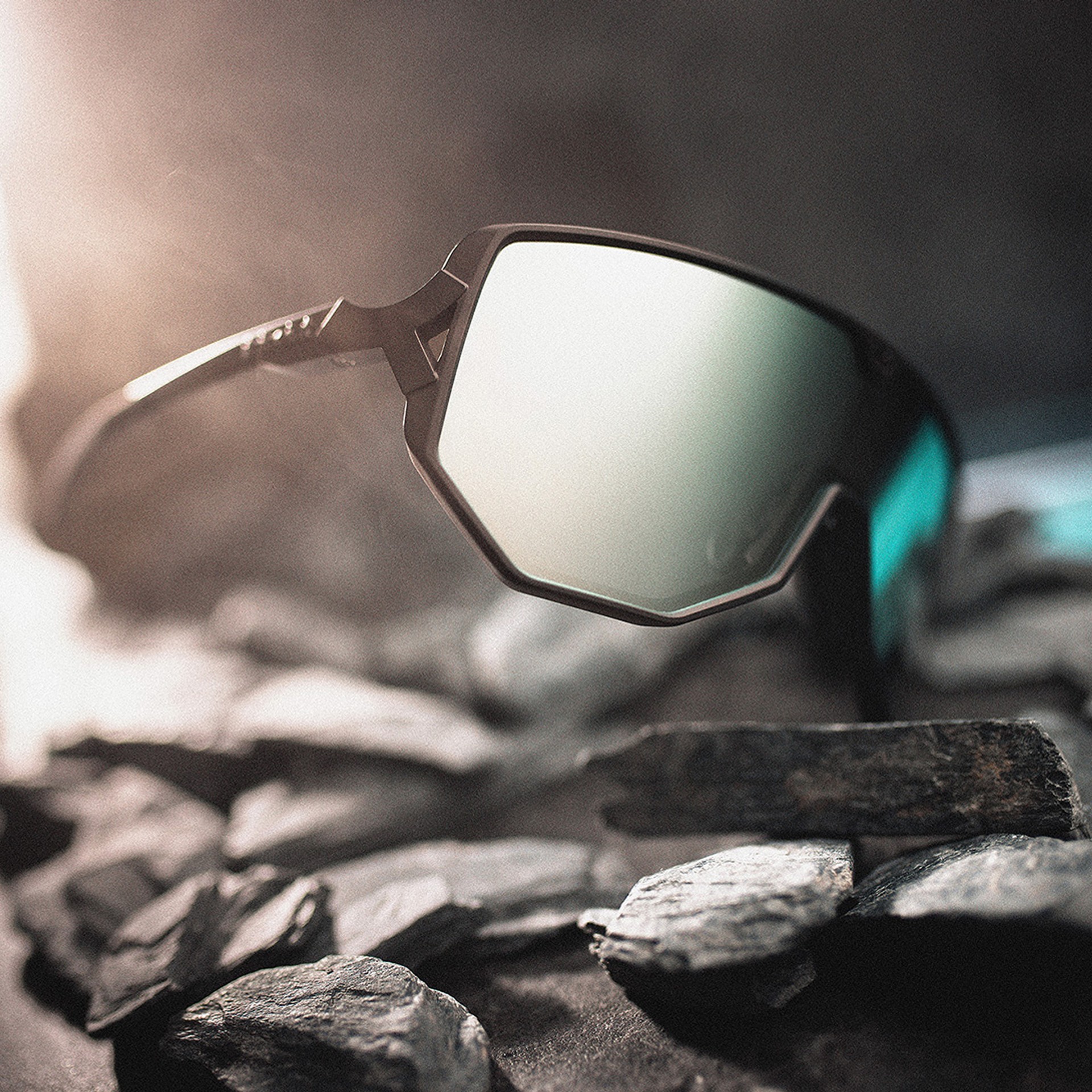003 Reschen Matt Black / Blue Multi - Tripoint