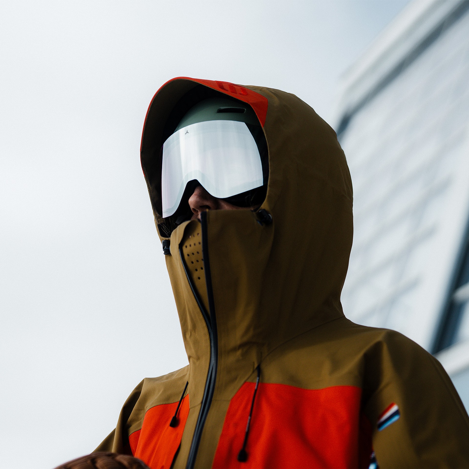 111 Indira Col Magnet Small